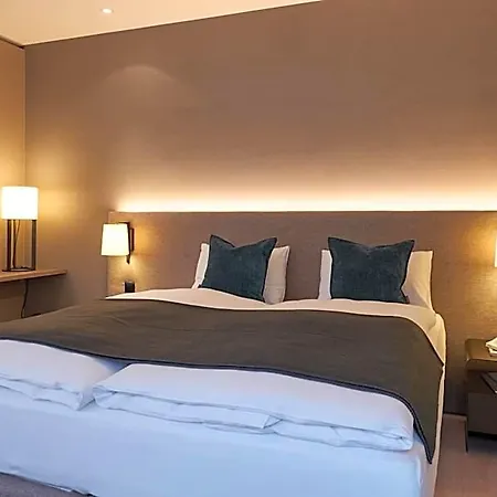 - Franklinstrasse Apartahotel