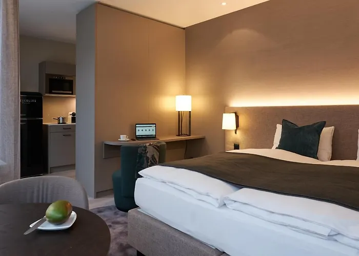 - Franklinstrasse 4*