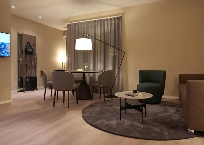 - Franklinstrasse 아파트호텔 3*