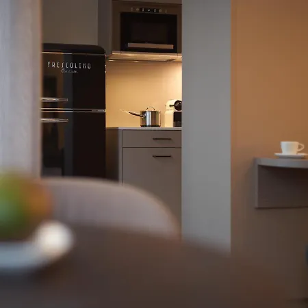 - Franklinstrasse 3* Zurich